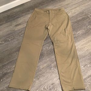 Under armour pants size 34/34 for men’s